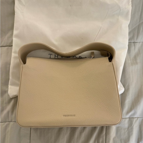 The Horse Mae Handbag - Picture 2 of 8